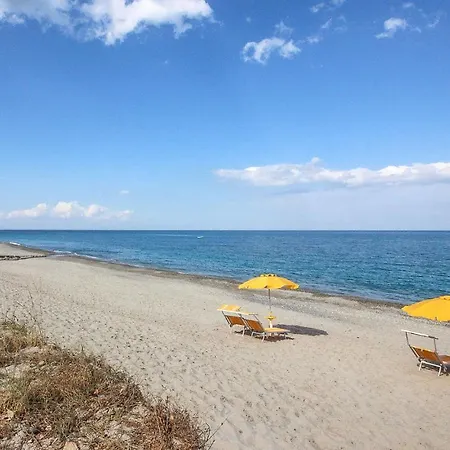 Apartment Nice Apartment In Ricadi With 2 Bedrooms, Wifi And Outdoor Swimming Pool